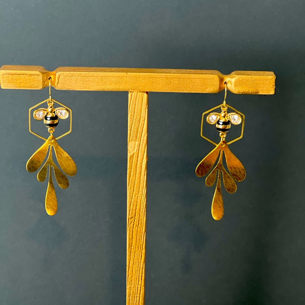 Brass bee earrings